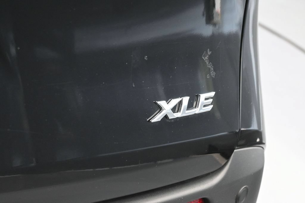 Used 2025 Toyota Sienna XLE w/ XLE Plus Package FWD image 36