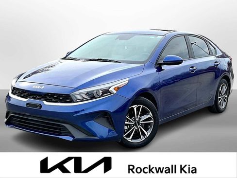Certified 2022 Kia Forte LXS image 1