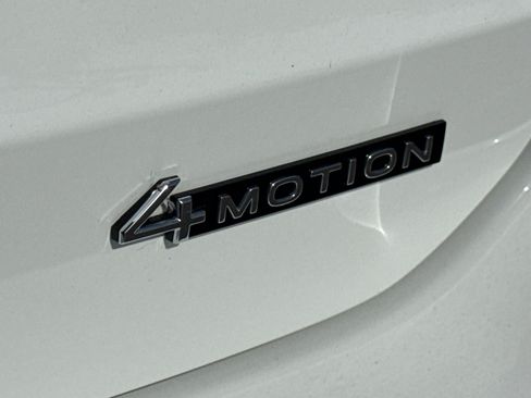 Used 2023 Volkswagen Taos SEL image 12