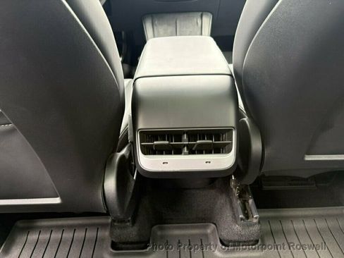 Used 2023 Tesla Model Y Long Range AWD/4WD image 25