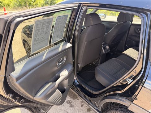Used 2025 Honda HR-V Sport image 11