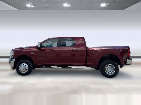 Used 2024 RAM 3500 Laramie AWD/4WD image 2