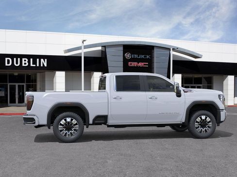 New 2026 GMC Sierra 2500 Denali w/ Denali Reserve Package image 3
