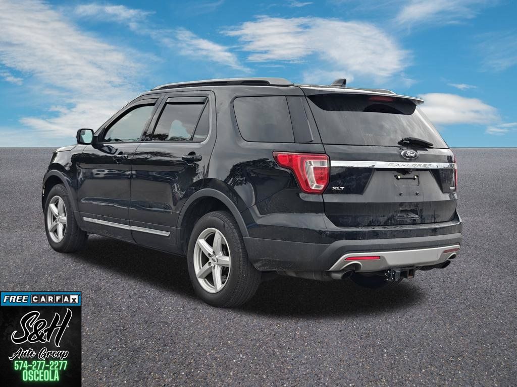 Used 2016 Ford Explorer XLT w/ Equipment Group 202A AWD/4WD image 13