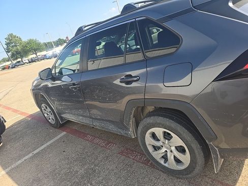Used 2021 Toyota RAV4 LE AWD/4WD image 7