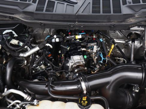 Used 2022 Ford F150 Lariat image 11