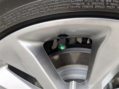 Used 2023 Buick Envision Avenir image 13