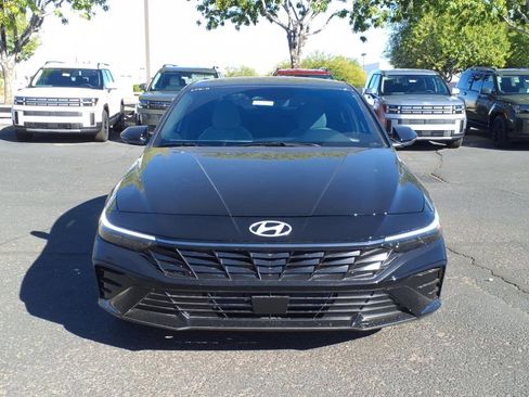 Certified 2025 Hyundai Elantra Limited image 2