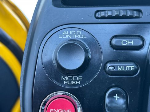 Used 2004 Honda S2000 image 44