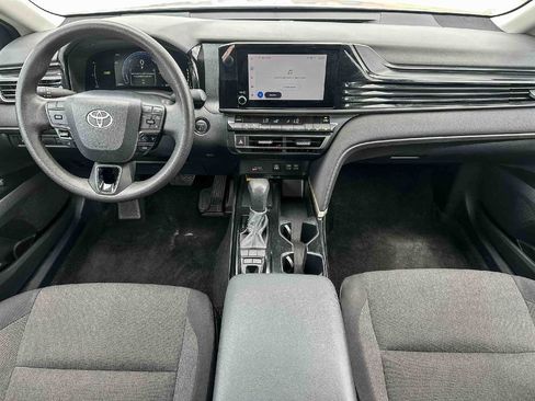 Used 2025 Toyota Camry LE image 11