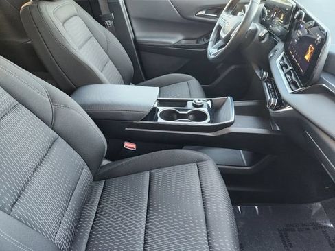 Used 2026 Chevrolet Equinox LT FWD image 19