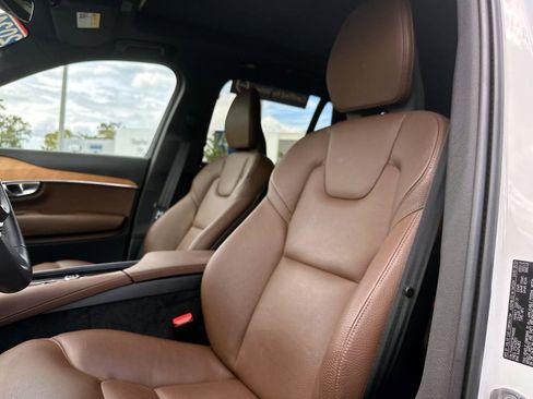 Certified 2024 Volvo XC90 T8 Plus w/ Protection Package Premier image 18