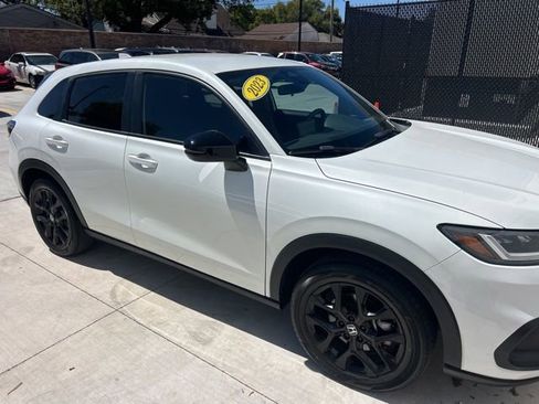 Used 2023 Honda HR-V Sport image 4