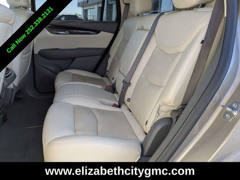 Used 2022 Cadillac XT6 Premium Luxury image 17