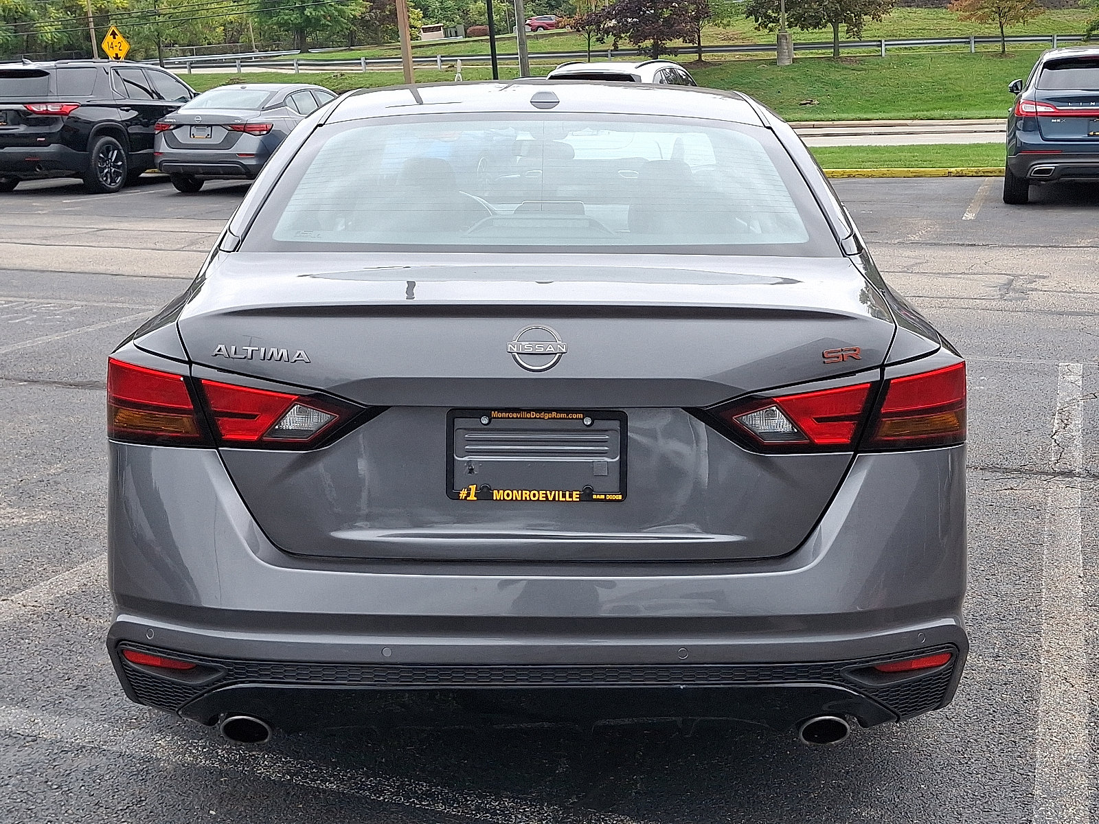 Used 2024 Nissan Altima 2.5 SR FWD image 5
