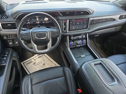 Used 2023 GMC Yukon XL Denali w/ Denali Reserve Package image 12