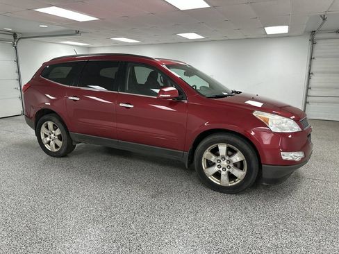 Used 2012 Chevrolet Traverse LT w/ All-Star Edition AWD/4WD image 2