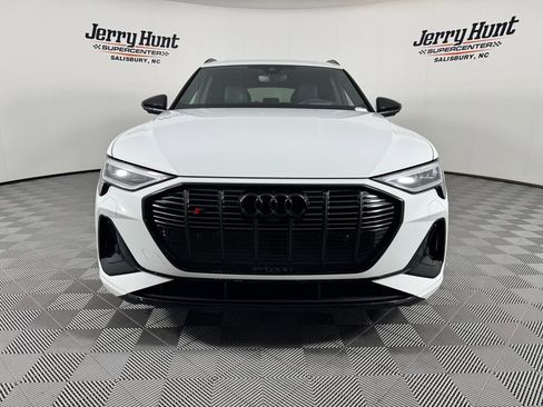 Used 2022 Audi e-tron S Prestige w/ Prestige Package AWD/4WD image 4