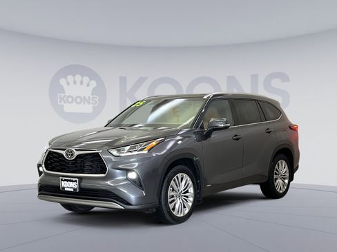 Used 2025 Toyota Highlander Platinum AWD/4WD image 4