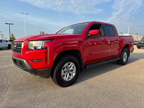 Used 2024 Nissan Frontier SV w/ Technology Package AWD/4WD image 2