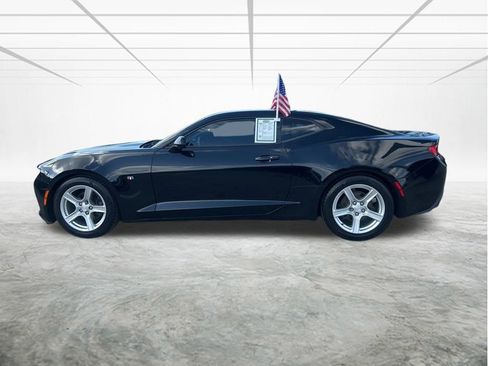 Used 2018 Chevrolet Camaro LT image 7