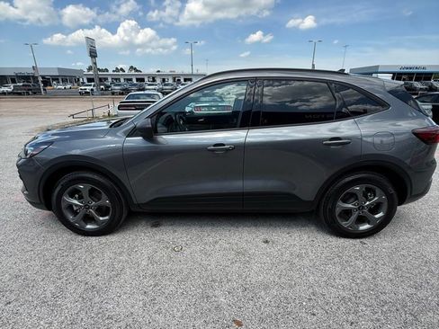 Used 2025 Ford Escape ST-Line w/ Cold Weather Package AWD/4WD image 4