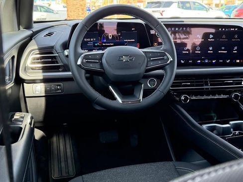 New 2026 Chevrolet Traverse LT w/ Midnight/Sport Edition AWD/4WD image 7