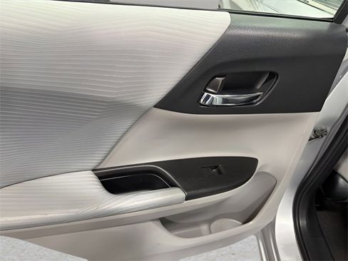 Used 2014 Honda Accord LX image 26
