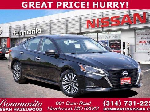 Used 2025 Nissan Altima 2.5 SV FWD image 1