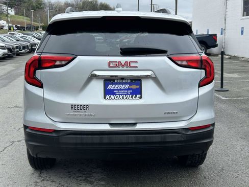 Used 2021 GMC Terrain SLE w/ Driver Convenience Package image 4