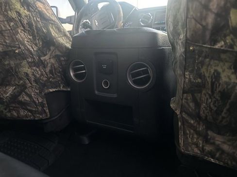 Used 2011 Ford F350 Lariat w/ Lariat Interior Pkg image 10