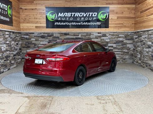 Used 2019 Ford Fusion SE image 9