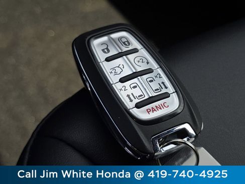 Used 2024 Chrysler Pacifica Touring-L w/ S Appearance Package AWD/4WD image 32