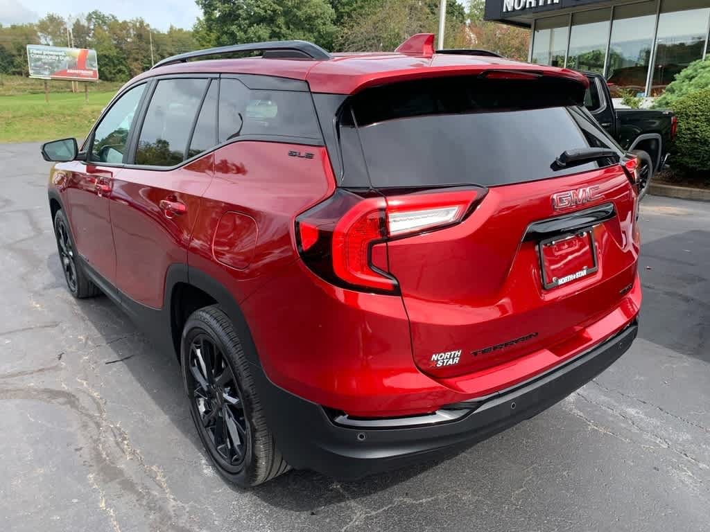 Used 2024 GMC Terrain SLE w/ Driver Convenience Package AWD/4WD image 3