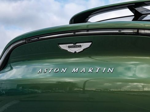 Used 2021 Aston Martin DBX image 60