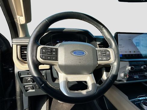 Used 2022 Ford Expedition Limited AWD/4WD image 12