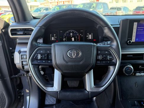 Used 2025 Toyota 4Runner SR5 image 22