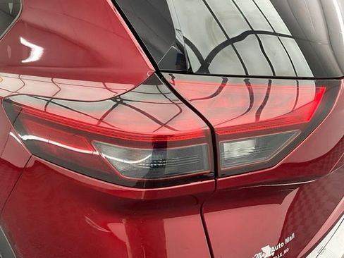 Used 2021 Nissan Rogue SV FWD image 21