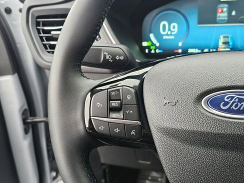 Certified 2025 Ford Escape Platinum image 24