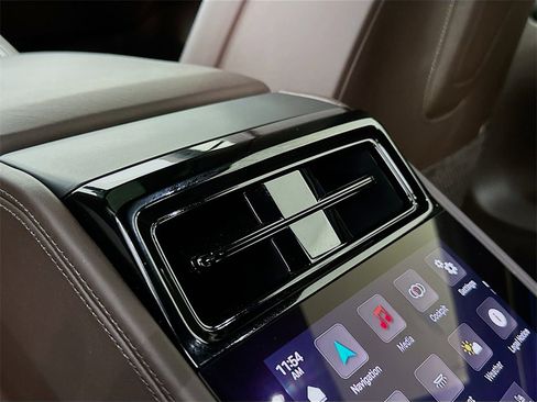 Used 2025 Porsche Panamera 4 image 27