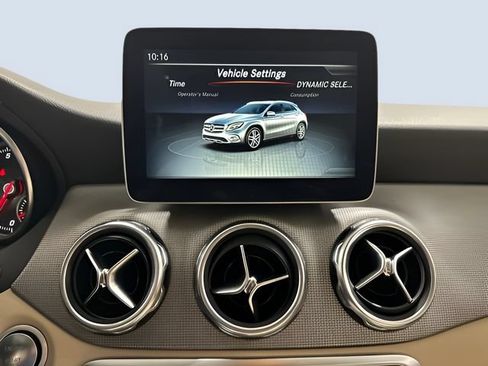 Used 2018 Mercedes-Benz GLA 250 4MATIC image 22