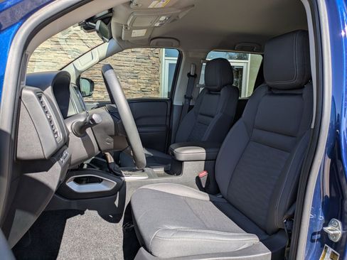 Used 2022 Nissan Frontier SV AWD/4WD image 23