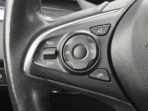 Used 2020 Buick Enclave Essence w/ Sound and Sites Package image 8