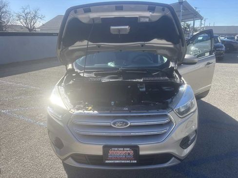Used 2018 Ford Escape SE image 28