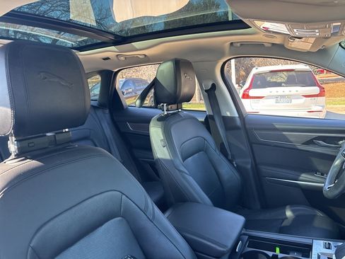 Used 2022 Jaguar F-PACE S image 11