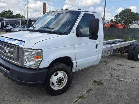 Used 2011 Ford E-450 and Econoline 450 Super Duty RWD image 8