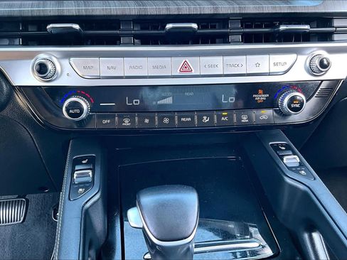 Used 2023 Kia Telluride EX w/ EX Captain's Chair Package FWD image 32