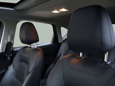 Used 2023 MAZDA CX-5 AWD 2.5 S w/ Premium Plus Pkg image 12