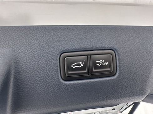 New 2026 Kia Carnival EX FWD image 17