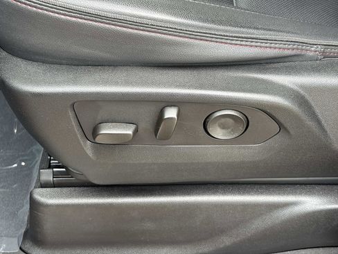 Used 2023 Chevrolet Suburban RST w/ Luxury Package image 16